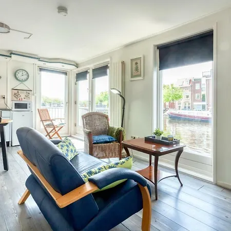 Modern 2 Floor Boathouse At The Spaarne River *